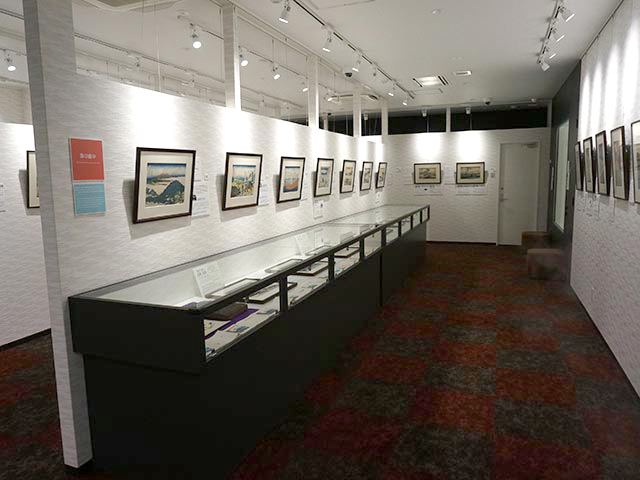 ガラスケース展示